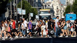 Según el Instituto Nacional de Estadística, España alcanzó un récord de 49,3 millones de habitantes en 2025.